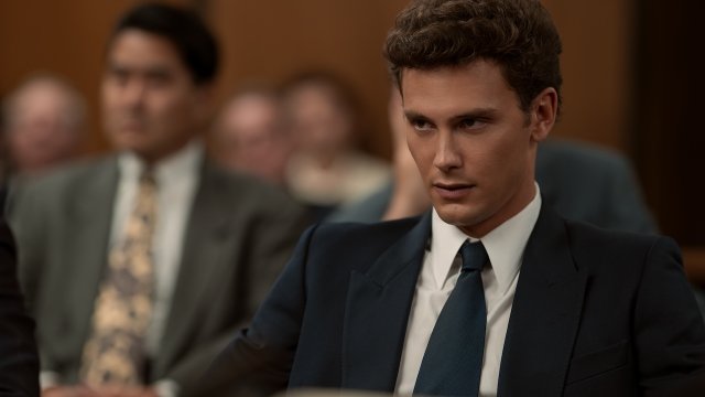 Monsters 2, Cooper Koch tornerebbe sul set per girare nuovi episodi? La sua risposta all’idea di Ryan Murphy - MONSTERS 207 Unit 03506RC - Gay.it