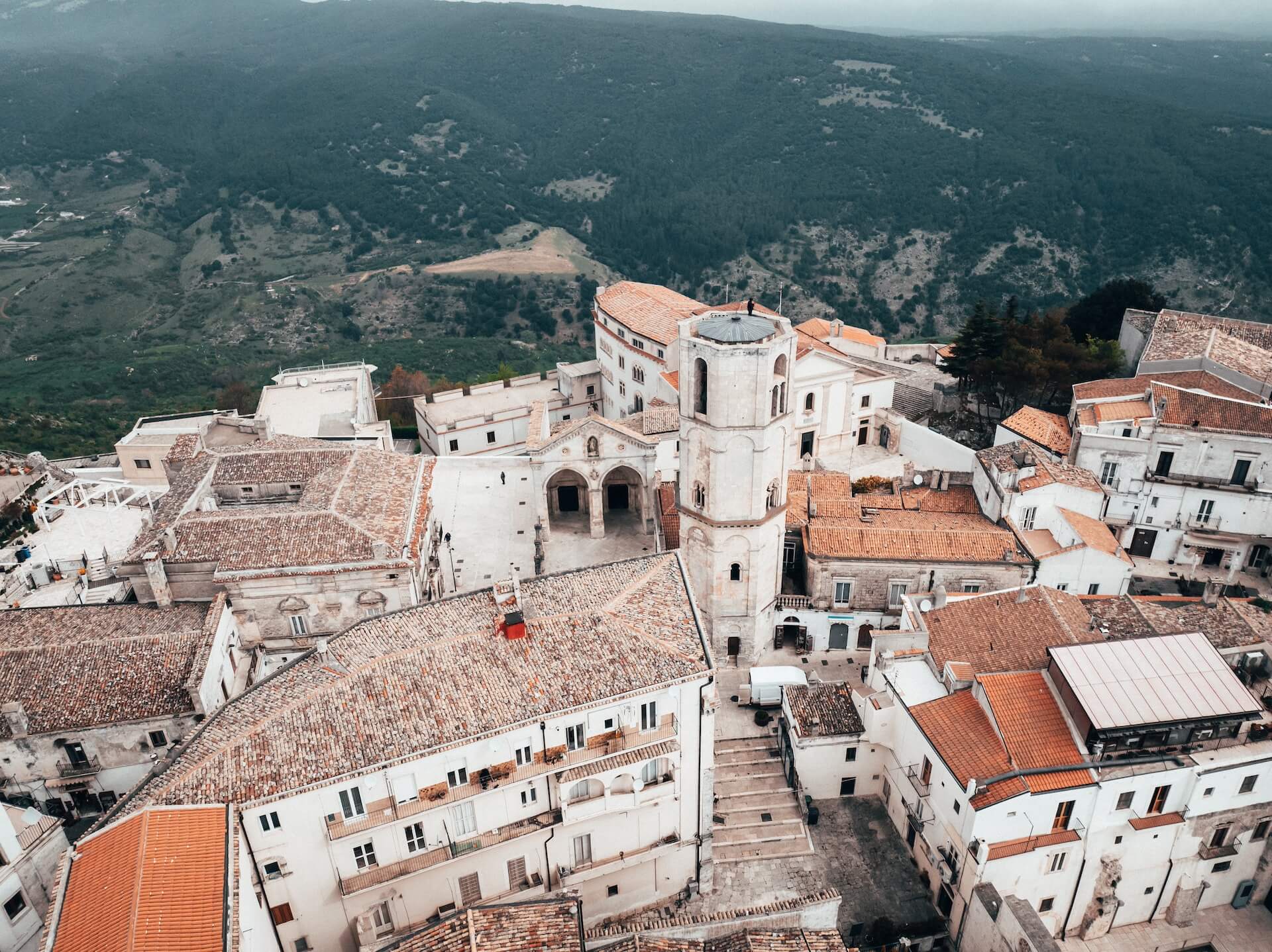Puglia, echi di eternità: itinerari alla scoperta di una terra millenaria - Monte SantAngelo San Michele Arcangelo ph Marco Barretta - Gay.it