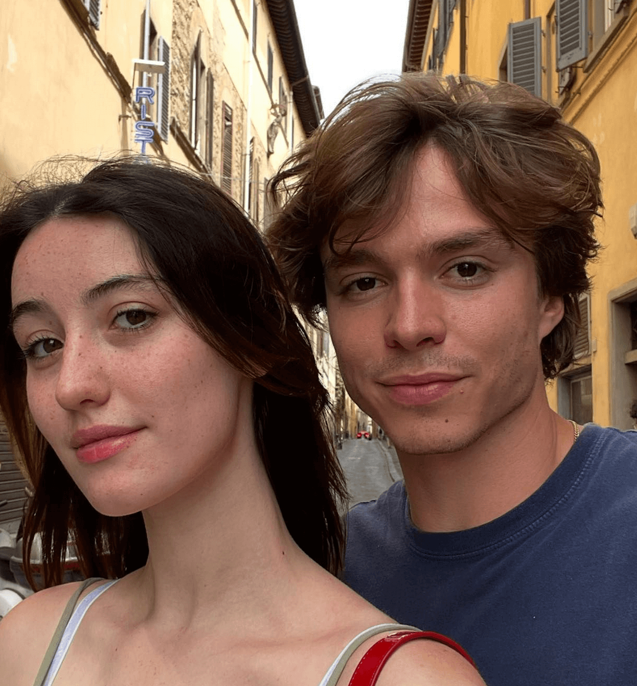 Chi è Nicholas Chavez, l'inquietante e fascinoso Lyle Menéndez di Monsters pronto a tornare con Grotesquerie? - Nicholas e Nicholas Chavez - Gay.it