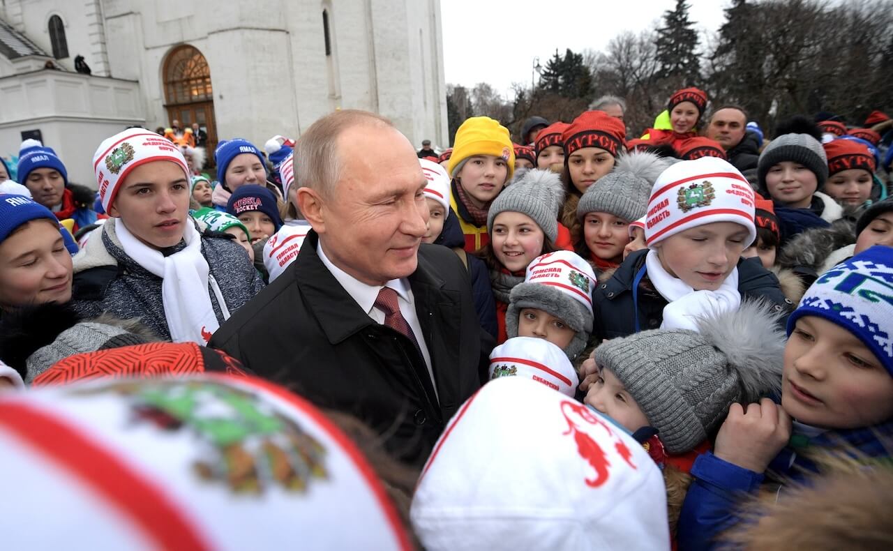 Divieto di adozione dei bambini russi per i Paesi che consentono l’affermazione di genere