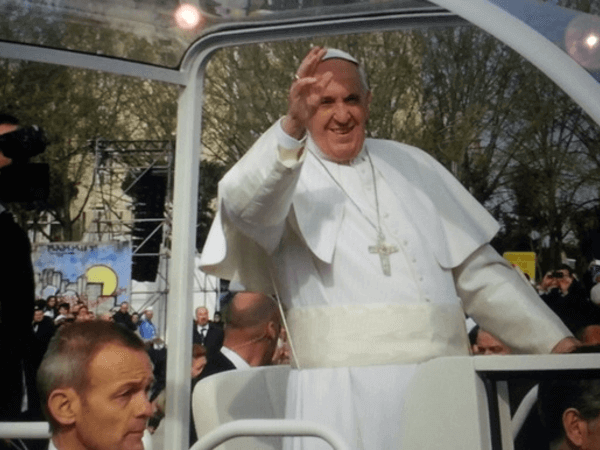 Bergoglio e i gay: come i dalmata con Crudelia Demon