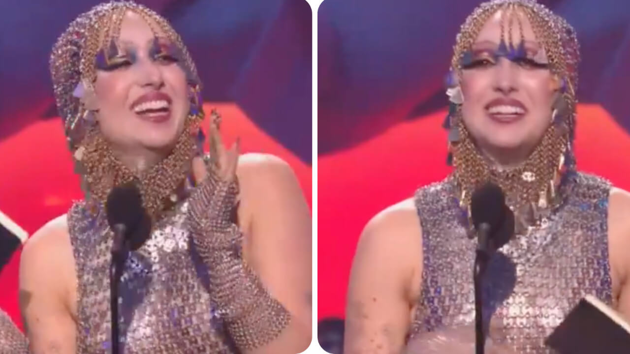 VMA, il trionfo queer di Chappell Roan: “Avevo paura delle persone vistosamente gay” e dedica il premio alle drag queen