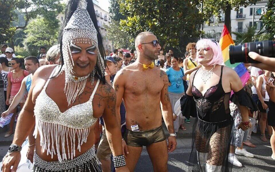 gay-pride-eccessi