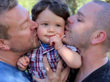Stepchild adoption, la salute dei bambini in famiglie omogenitoriali