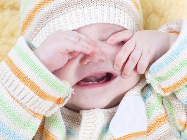Come sopravvivere ai malanni di tuo figlio e alle profezie degli amici