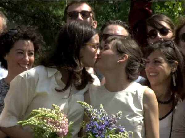 La gioia del sì di Ingrid e Lorenza: storia semplice di un matrimonio