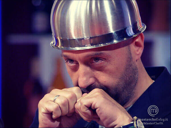 Masterchef 4, puntata nella dark room. Il catechista si salverà?