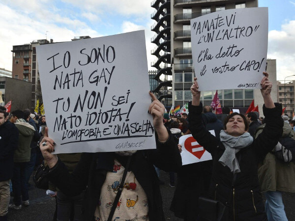 Cosa c’è da scalpitare tanto per difendere la “famiglia naturale”?