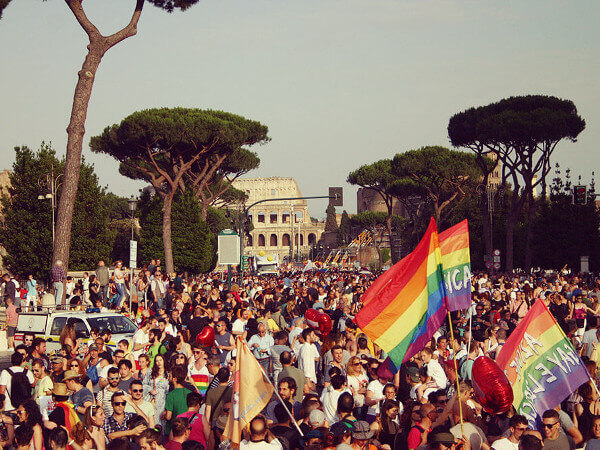 Roma Pride 2025, sabato 14 giugno la Capitale sarà "Fuorilegge" - roma pride 2015 1 - Gay.it