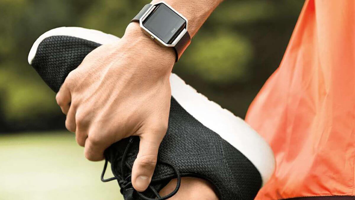 Allenamento e hi-tech: come può la tecnologia aiutarci nella cura del corpo? - smartwatch fitness 1 - Gay.it