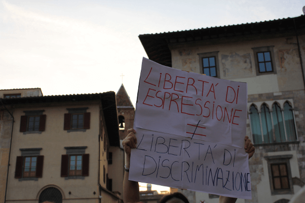 Il flop delle Sentinelle in piedi, la protesta della società civile - sntinelle 100 piazze2 1 - Gay.it