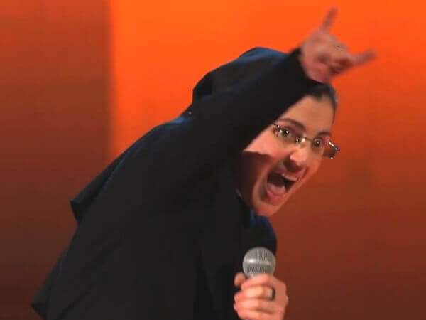 Suor Cristina? Solo restyling Vaticano, altro che simpatica suorina