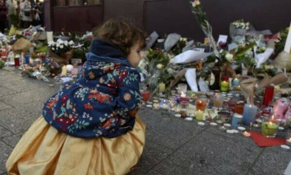 Il terrorismo ci fa riflettere...in che mondo crescera' Luca? - terrorismo parigi base 1 - Gay.it