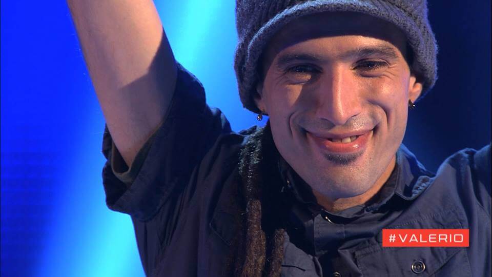 The Voice: la trashcronaca sulla scacchiera della camicia di J-Ax - tvoi the voice 30apr 2014 3 - Gay.it
