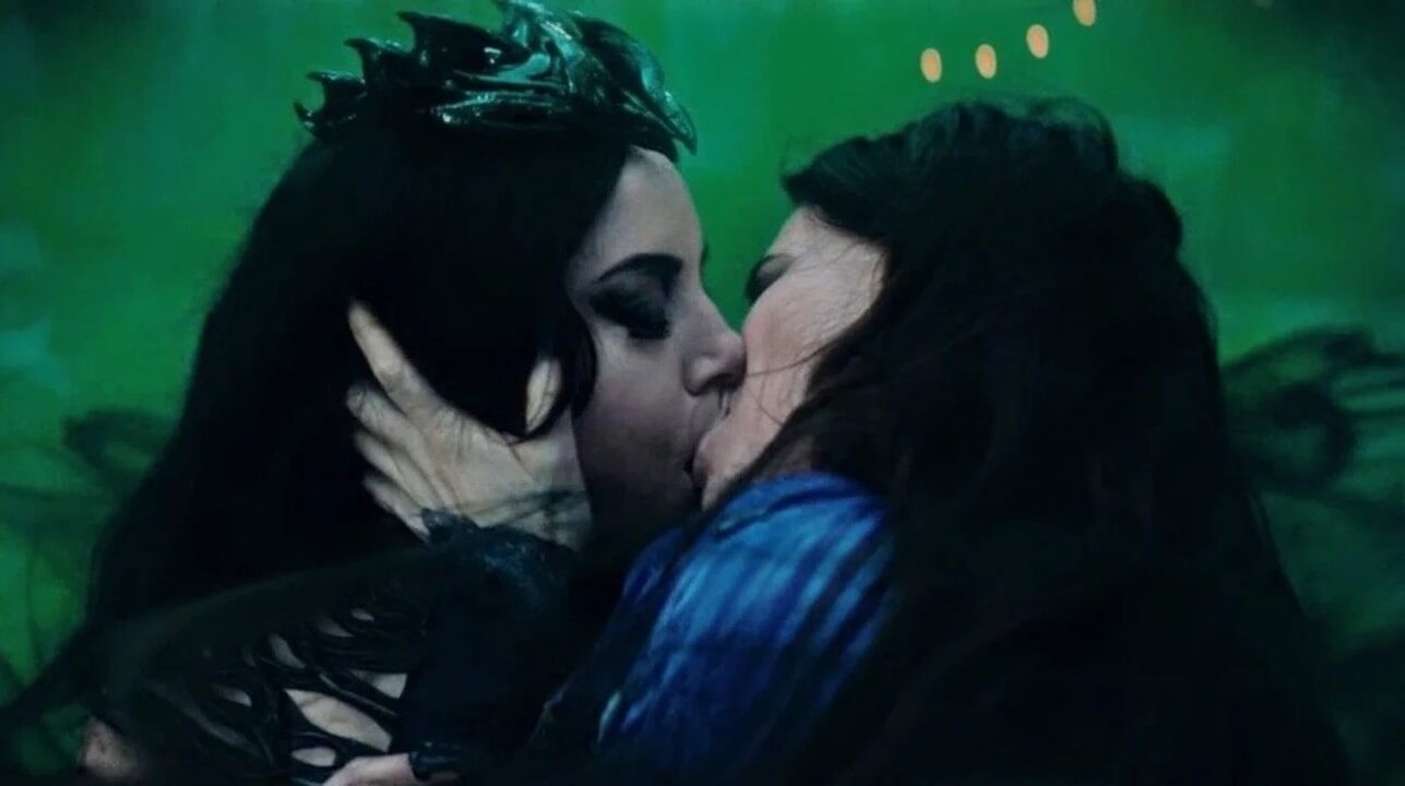 Agatha All Along, chiusura con il bacio queer più intenso del MCU. Ma ci sarà una 2a stagione? - Agatha All Along bacio queer 3 - Gay.it