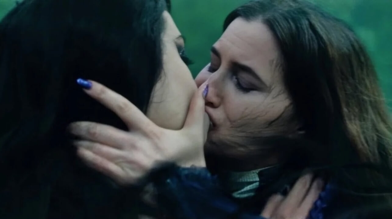 Agatha All Along, chiusura con il bacio queer più intenso del MCU. Ma ci sarà una 2a stagione? - Agatha All Along bacio queer - Gay.it