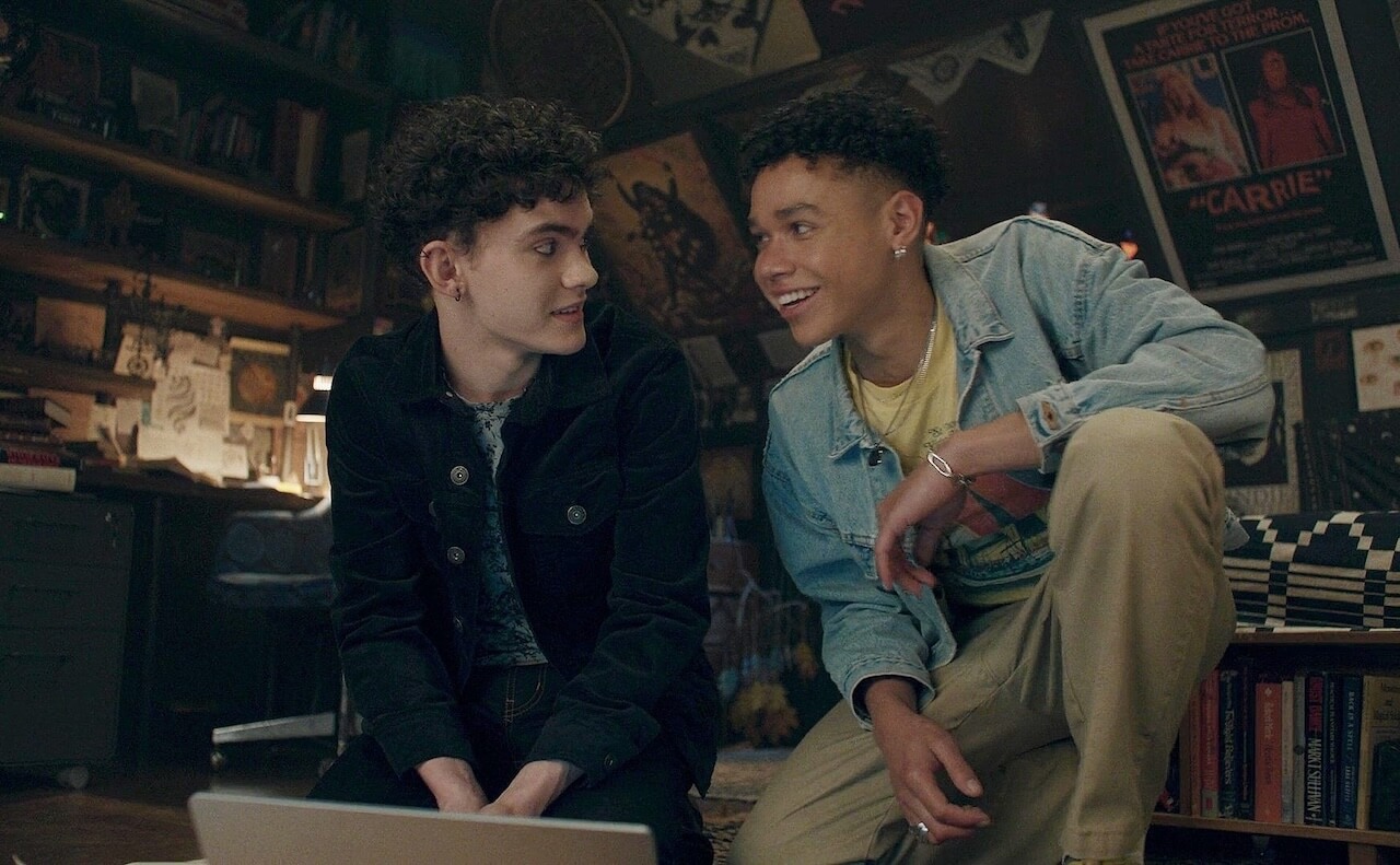 Agatha All Along, il bacio tra Billy e Eddie scatena i fan Marvel: "Storico momento nel MCU" - Billy e Eddie in Agatha All Along - Gay.it