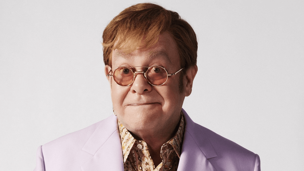 Elton John ritira un premio LGBT, insulta Elon Musk e promette: “Lotterò per i diritti fino all’ultimo dei miei giorni”