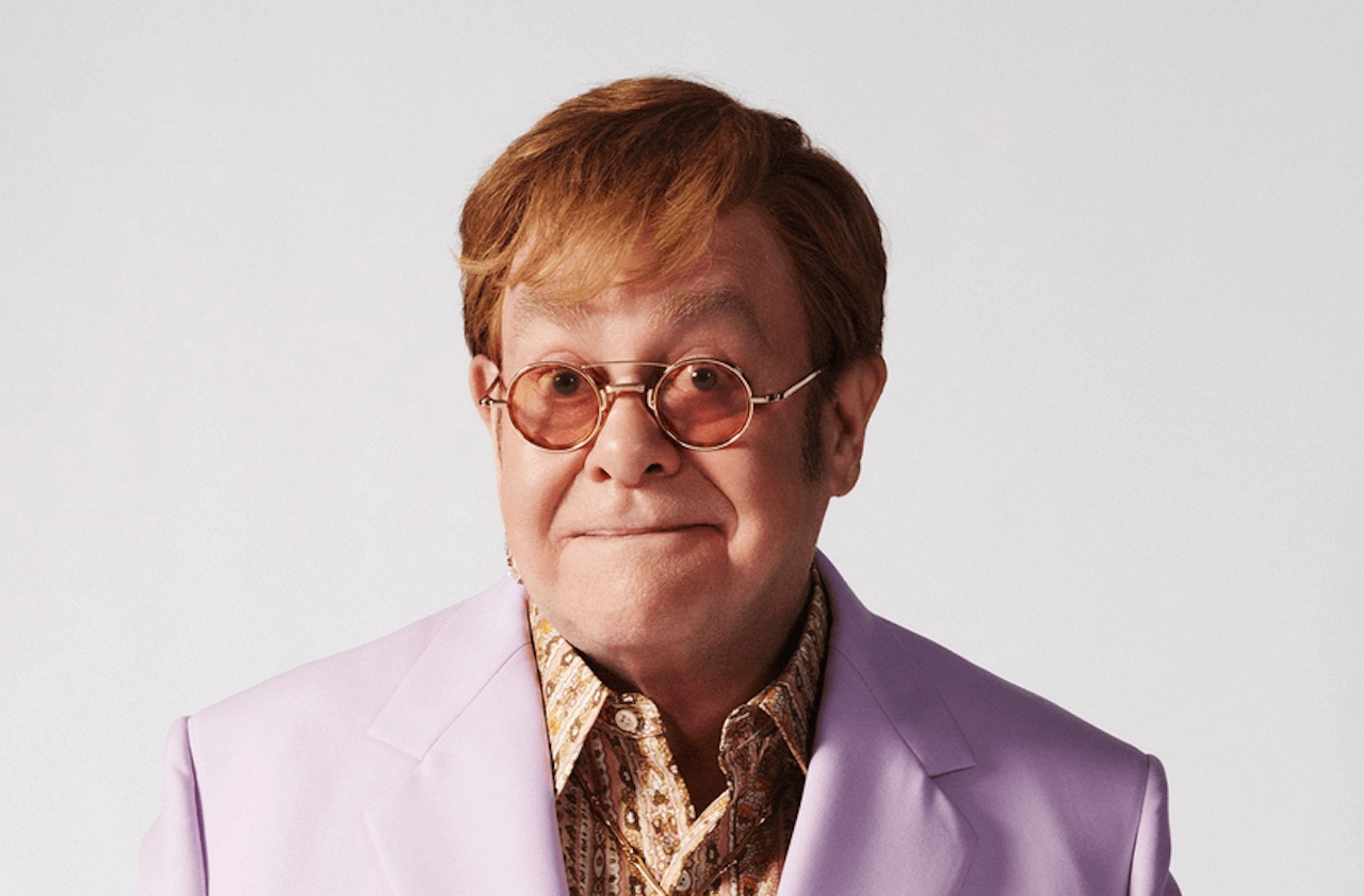 Elton John e la lotta contro l'hiv/aids frenata dai tagli: "Sono infuriato, è frustrante. Abbiamo gli strumenti per porre fine a tutto questo" - Elton John - Gay.it