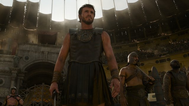 Il Gladiatore 2, Paul Mescal confessa di aver baciato Pedro Pascal in una scena - Il Gladiatore II - Gay.it