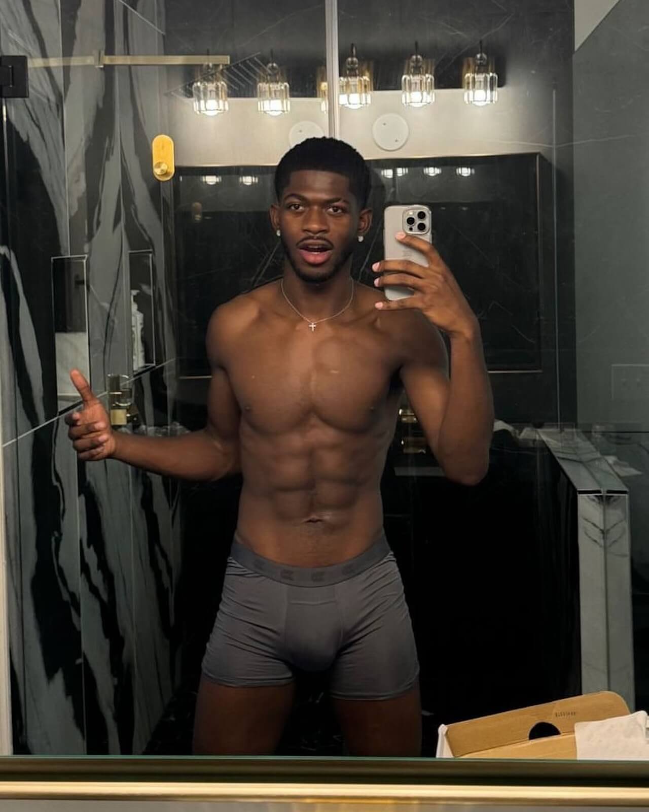 Lil Nas X paga 75.000 dollari di cauzione e torna a casa, ma rischia 5 anni di carcere - Lil Nas X 2 - Gay.it