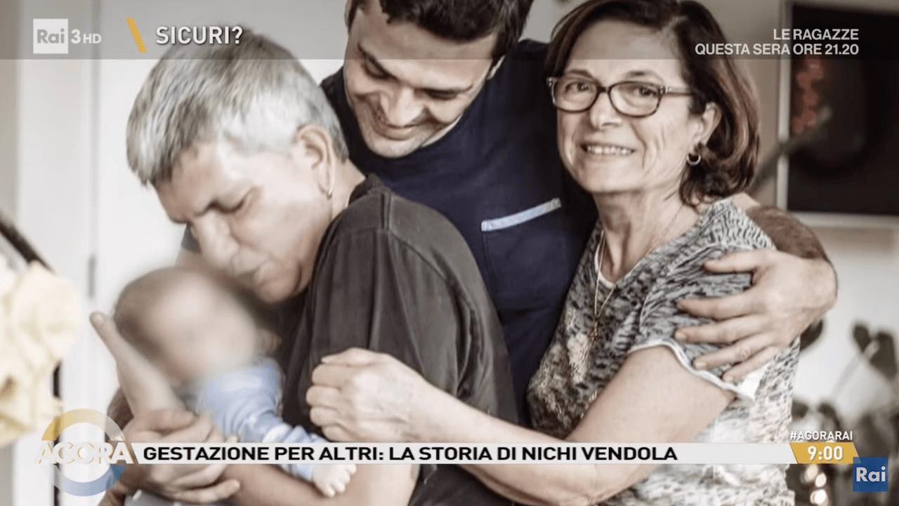 Nichi Vendola e la sua famiglia: "Accogliere un figlio è stata la scelta più bella della nostra vita" (VIDEO) - Nichi Vendola e la sua famiglia cover - Gay.it