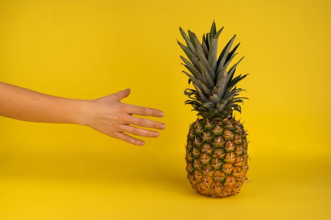 È vero che l’ananas dà buon gusto? Questo ed altri cibi che addolciscono il sesso orale