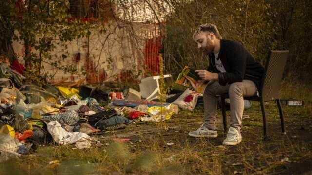 Che fine hanno fatto? L’esperimento sociale che rispolvera le riviste di annunci per incontri del 2009 - cover - Gay.it