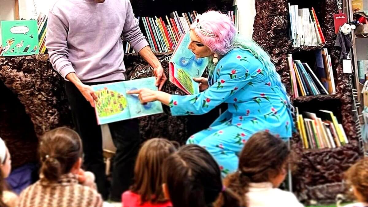 Chi è Cristina Prenestina, la drag queen che porta nelle scuole fiabe per educare alla diversità come valore