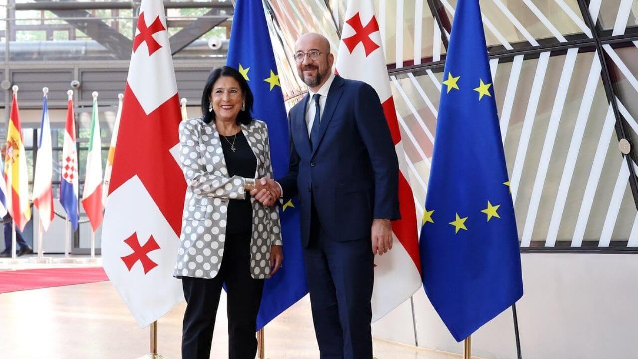 Georgia, la presidente Zourabichvili non firma la legge anti-LGBTI+