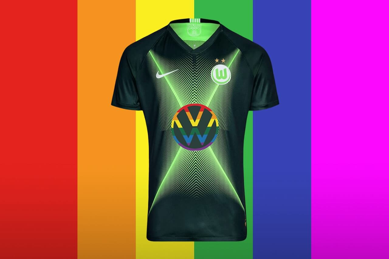 Kevin Behrens, il calciatore del Wolfsburg sospeso dal club per omofobia. Poi chiede scusa - wolfsburg maglia lgbt 1 - Gay.it