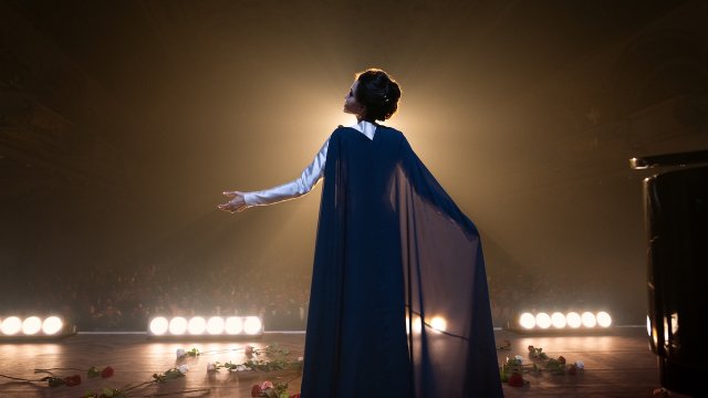 Maria, Angelina Jolie è la Callas: data di uscita, trama, cast, trailer, tutto quello che c’è da sapere sul film di Larrain - Angelina Jolie in Maria 3 photo credit Pablo Larrain L1110541 v17 - Gay.it