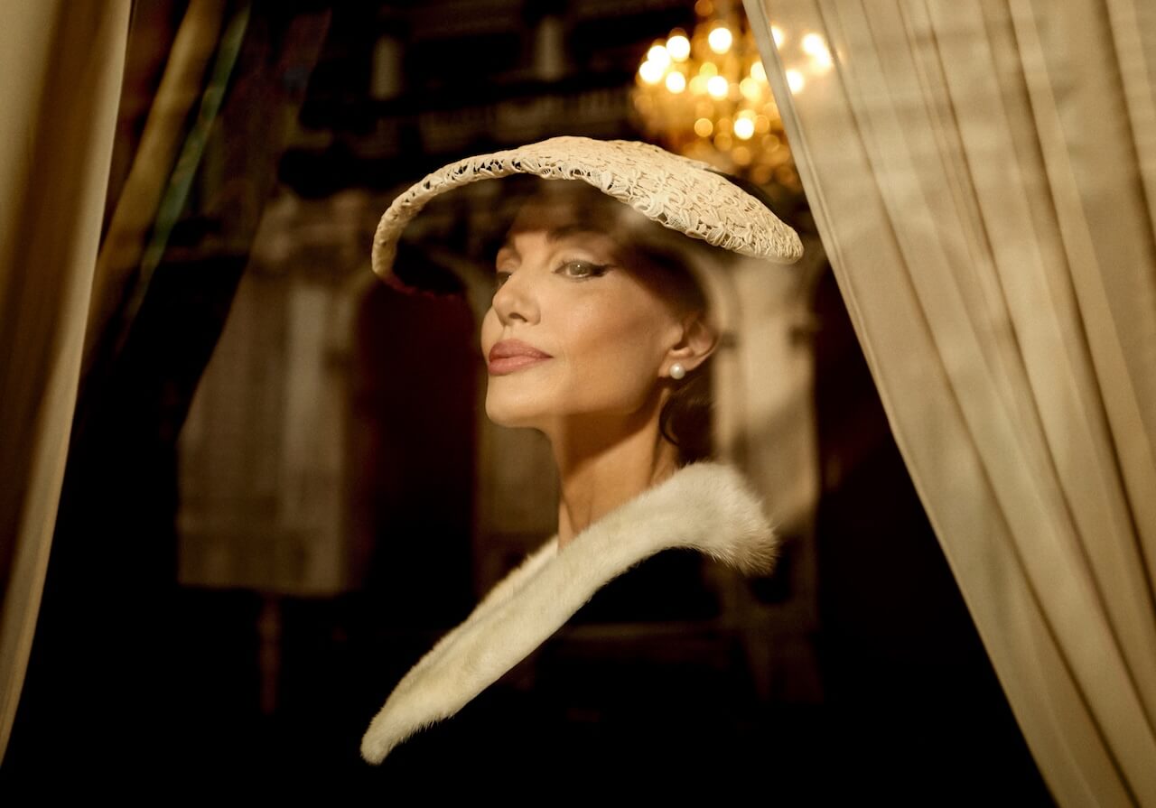 Maria, Angelina Jolie è la Callas: data di uscita, trama, cast, trailer, tutto quello che c’è da sapere sul film di Larrain - Angelina Jolie in Maria 2 Photo credit Pablo Larrain - Gay.it