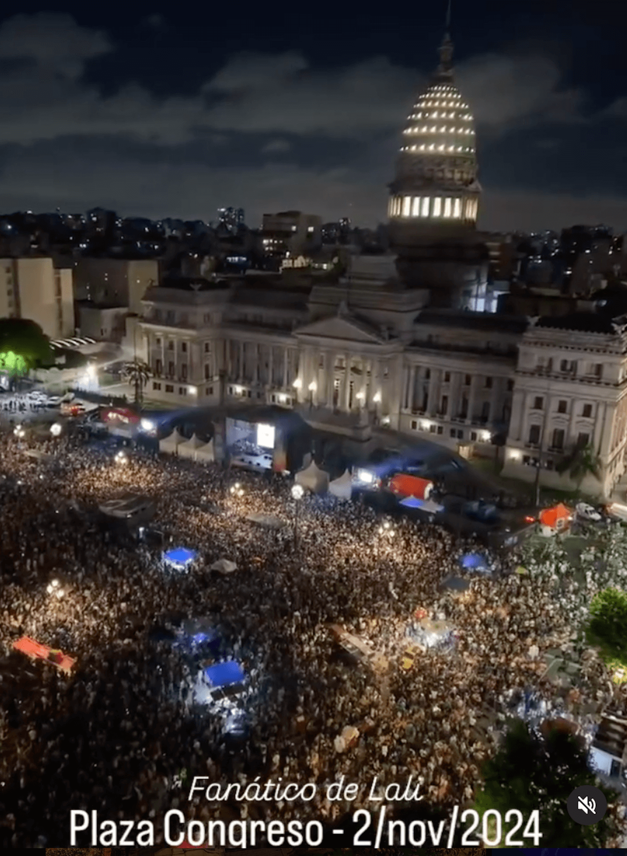 Argentina, 2 milioni di persone al primo Pride di Buenos Aires sotto il governo Milei (VIDEO) - Argentina 2 milioni di persone al primo Pride di Buenos Aires sotto il governo Milei 1 - Gay.it