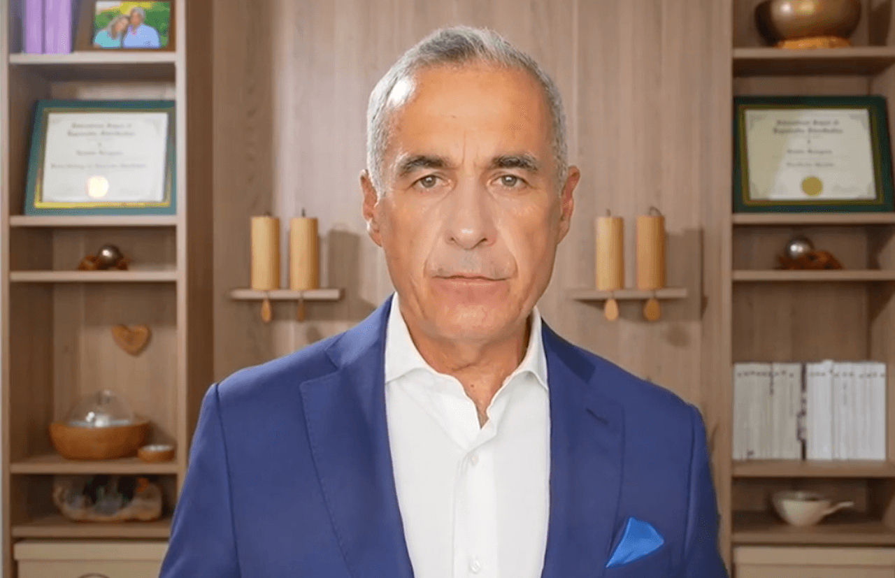 Romania, comunità LGBTQIA+ sotto choc. L’ultradestra di Calin Georgescu al ballottaggio presidenziale