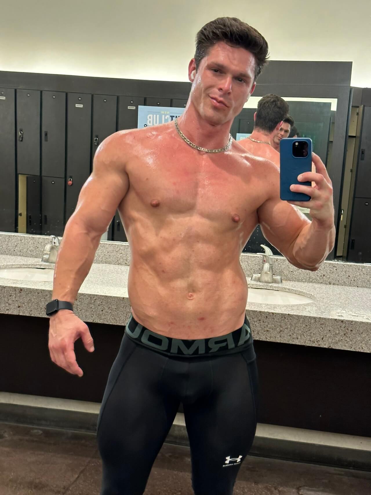 Chi è Devin Franco? L'ultradestra vuole vietare il porno ma il pornodivo gay sostiene e ha votato Trump - Donald Trump e Devin Franco 1 - Gay.it