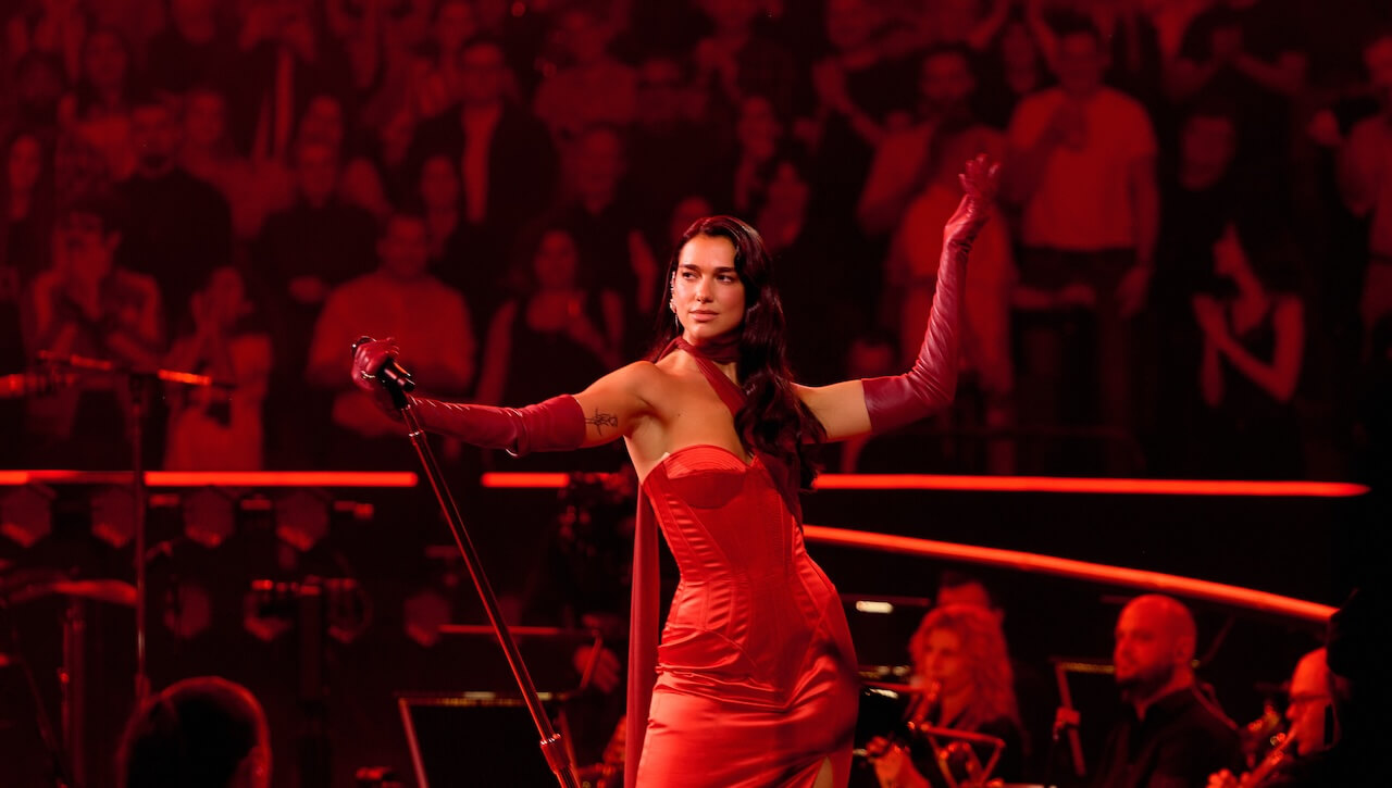 The Trevor Project premia Dua Lipa per il suo supporto alla comunità LGBTQIA+ (VIDEO) - Dua Lipa Live - Gay.it