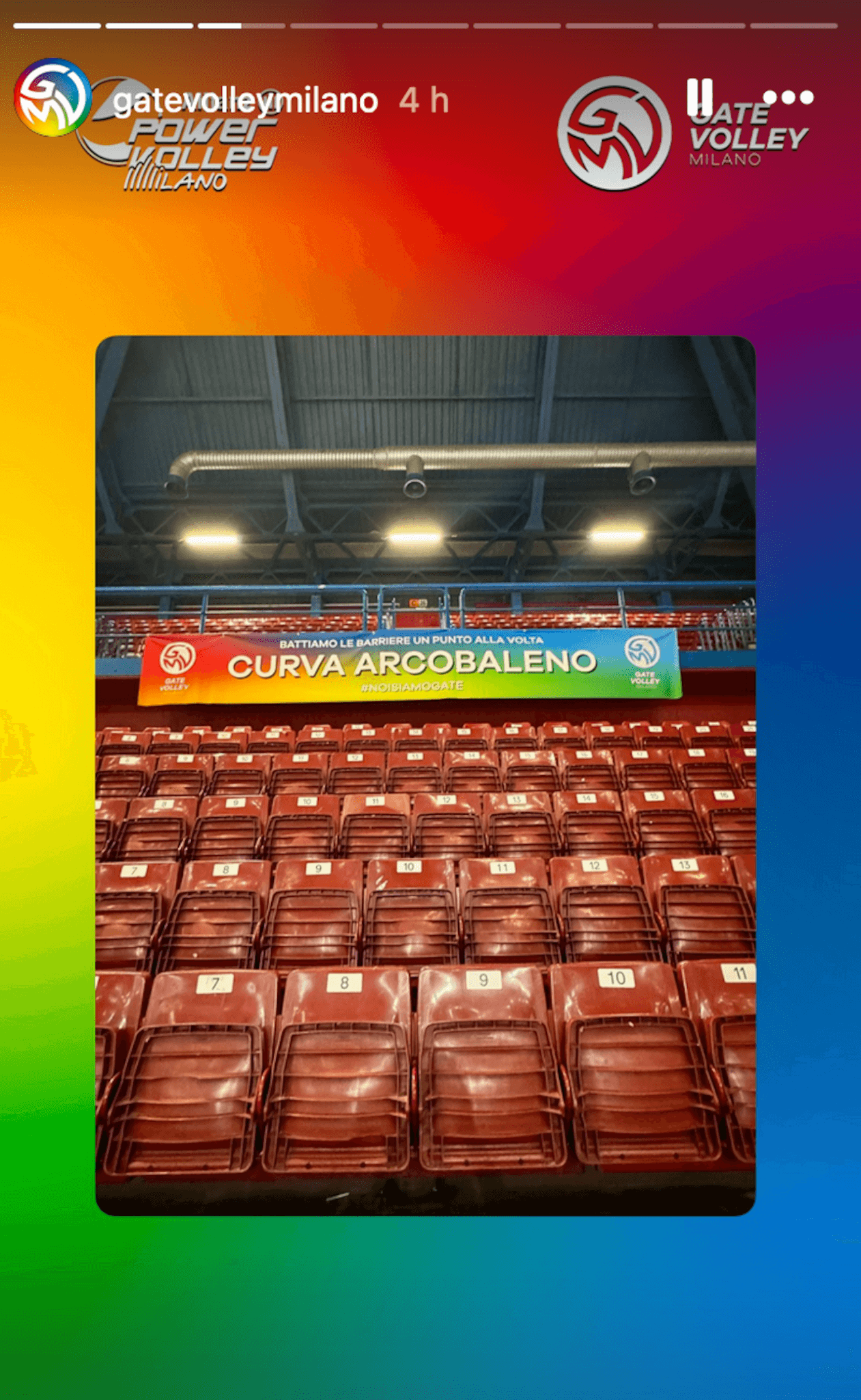 Powervolley vs. Perugia, a Milano la prima curva arcobaleno dello sport italiano (FOTO) - GATE VOLLEY MILANO PER LA PRIMA CURVA ARCOBALENO UFFICIALE DELLO SPORT ITALIANO 5 - Gay.it