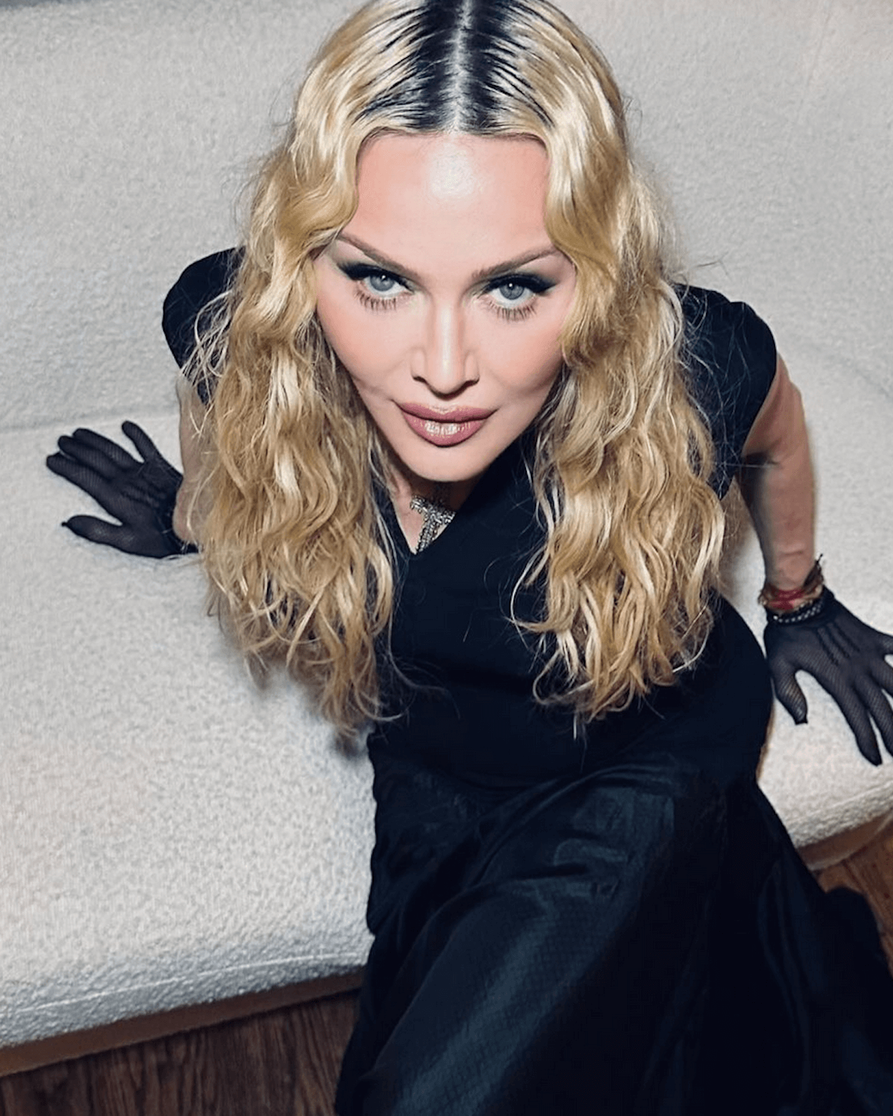 Madonna: "Dovrei trasformare la storia della mia vita in una serie tv o in un film?" - Madonna foto - Gay.it