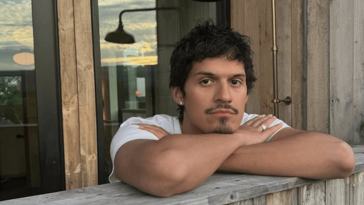 Omar Apollo presenta il nuovo fidanzato su Instagram?