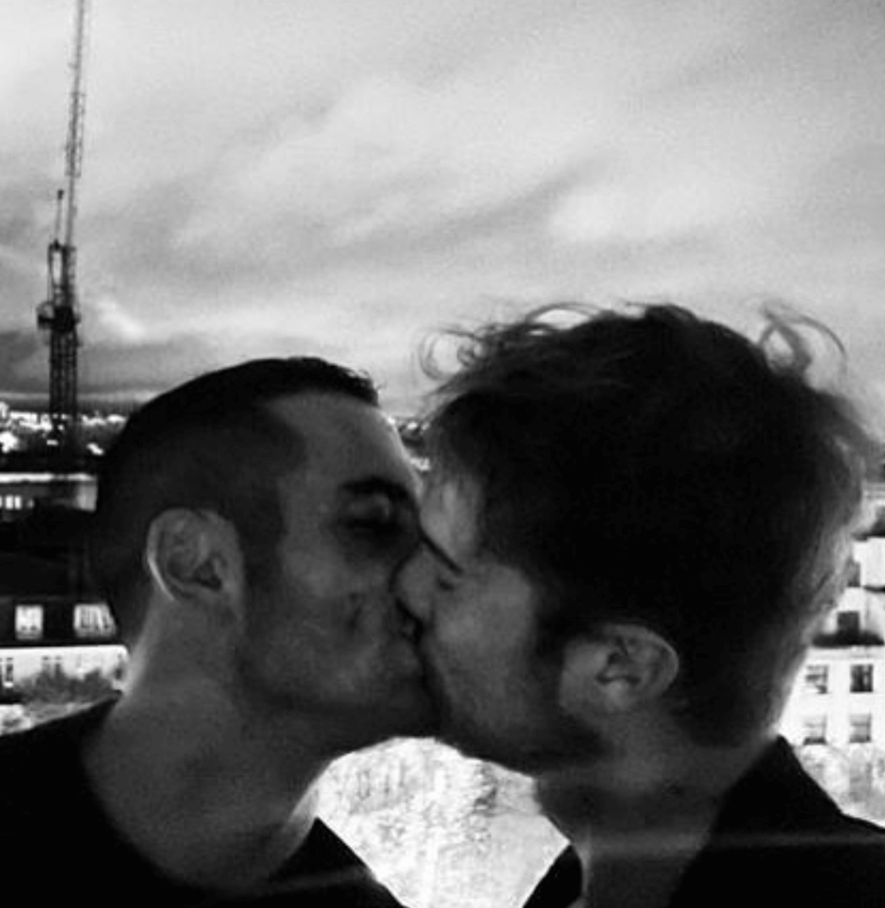 Paolo Stella, un anno d'amore con Jean-Georges D’Orazio: "Ti ho visto e ho capito che eri quello che aspettavo da tutta la vita" - Paolo Stella un anno damore con Jean Georges DOrazio 1 - Gay.it