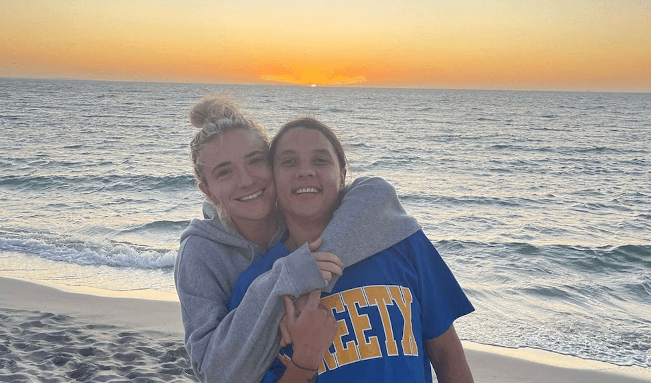 Le calcialtrici Sam Kerr e Kristie Mewis diventano mamme, pioggia di insulti omofobi - Sam Kerr e Kristie Mewis 4 - Gay.it