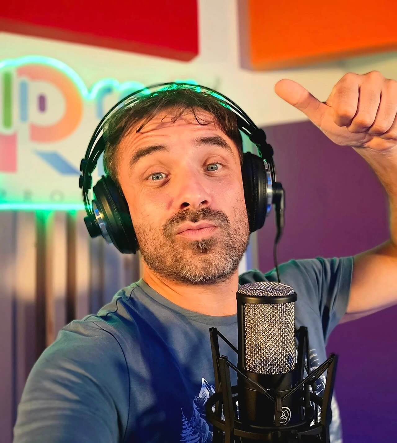 Antonello Sannino di Arcigay Napoli minacciato di morte: "Se vuoi campare non fare politica" - Antonello Sannino radio - Gay.it