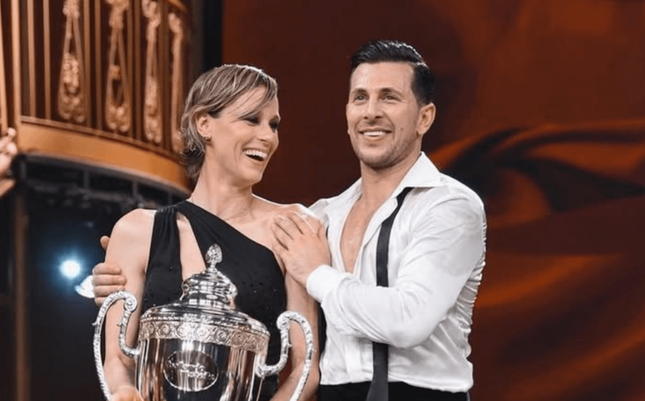 Federica Pellegrini: "Ho baciato una donna, sono di destra moderata" - Federica Pellegrini a Ballando con le Stelle - Gay.it