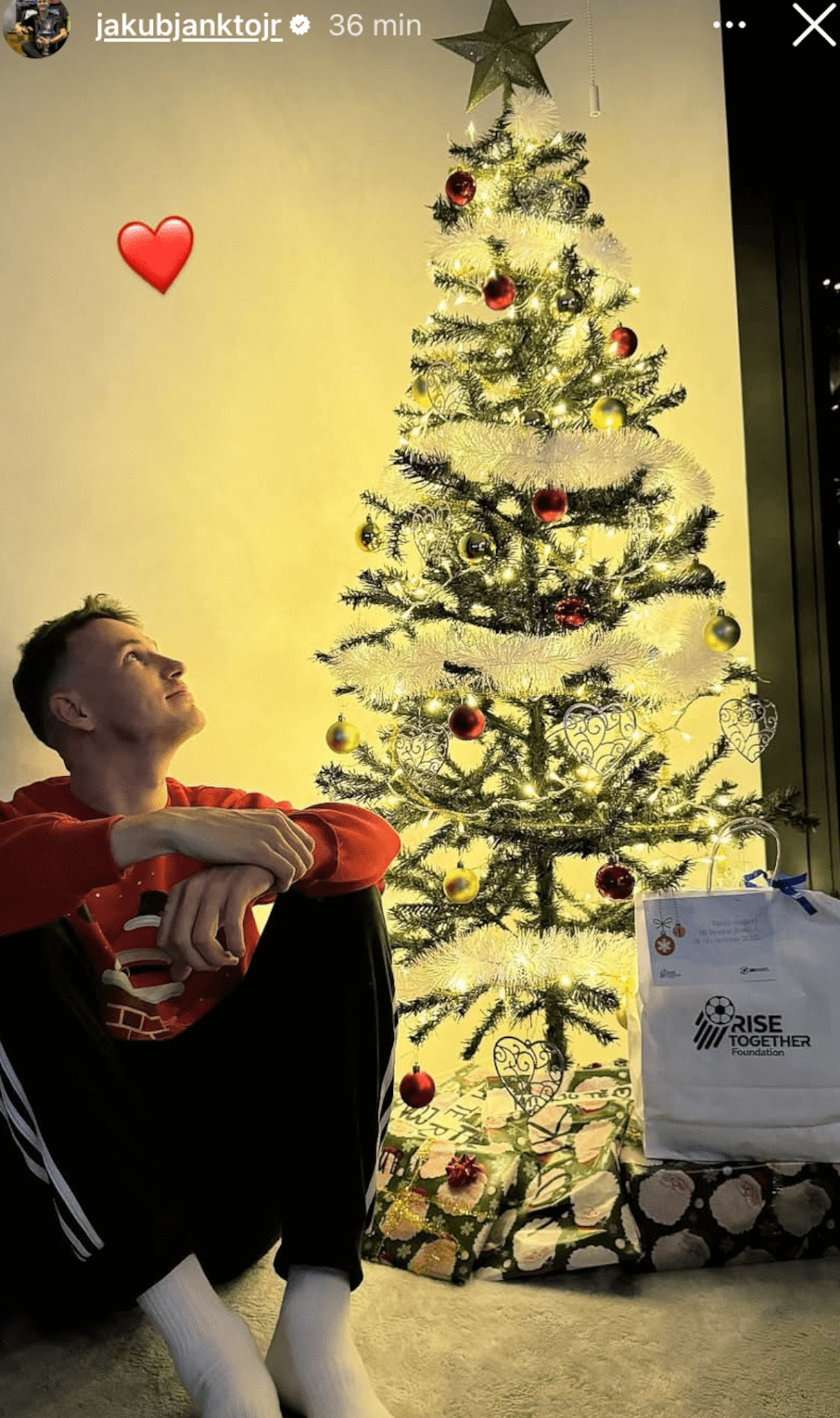 Jakub Jankto e il Natale d'amore con il fidanzato suggellato da un bellissimo bacio social - Jakub Jankto - Gay.it