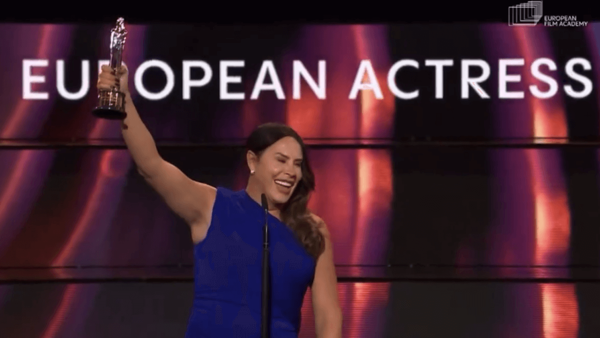 EFA 2024, i vincitori: Karla Sofía Gascón prima storica donna trans a trionfare. Il suo emozionato discorso (VIDEO)