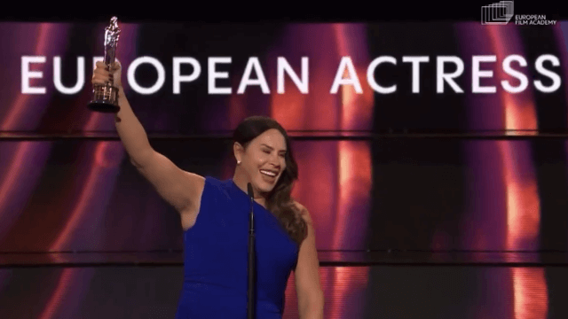 EFA 2024, i vincitori: Karla Sofía Gascón prima storica donna trans a trionfare. Il suo emozionato discorso (VIDEO) - Karla Sofia Gascon - Gay.it