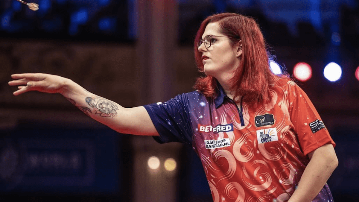 Chi è Noa-Lynn van Leuven, prima giocatrice trans di freccette  a qualificarsi per i mondiali