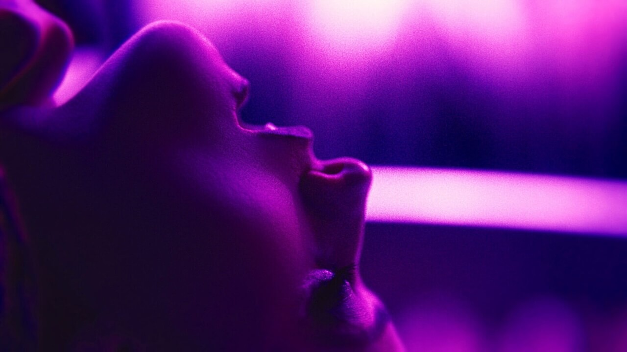 Sundance 2025, tutti i film LGBTQIA+ in cartellone. C'è anche Amanda Lear con un doc sull'identità trans - Touch Me Still1 1536x864 1 - Gay.it