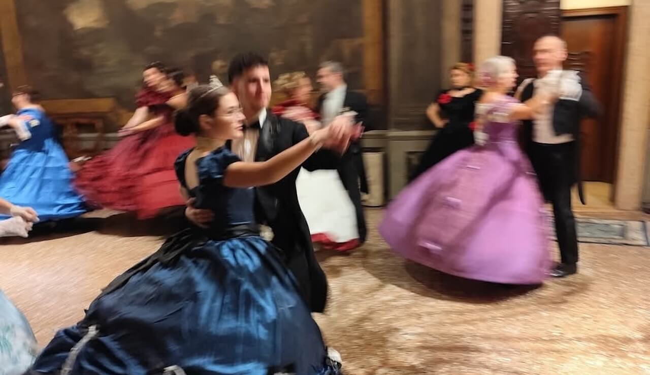 Venezia, un ballo per giovani studenti macchiato dal razzismo e dall’omofobia